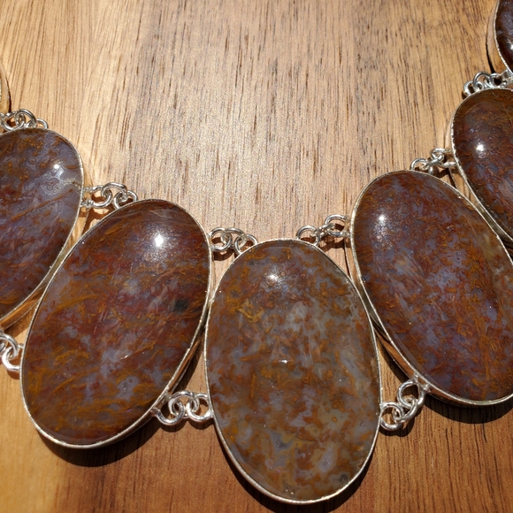 New Oversized Seam Agate Silver Statement Necklace. - Picture 11 of 13